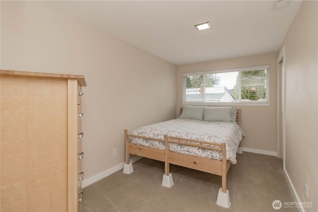 1060 Lynnwood Avenue NE, Renton, WA 98056