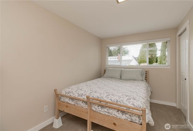 1060 Lynnwood Avenue NE, Renton, WA 98056