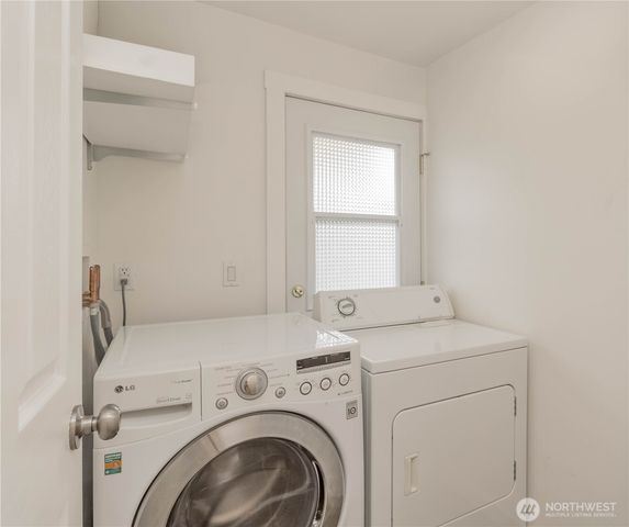 1060 Lynnwood Avenue NE, Renton, WA 98056