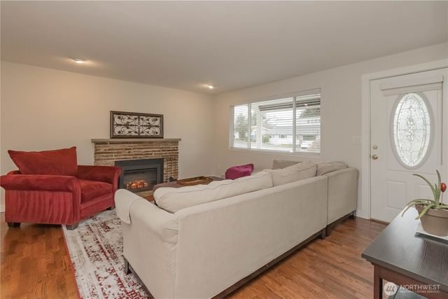 1060 Lynnwood Avenue NE, Renton, WA 98056