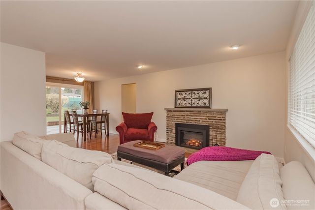 1060 Lynnwood Avenue NE, Renton, WA 98056