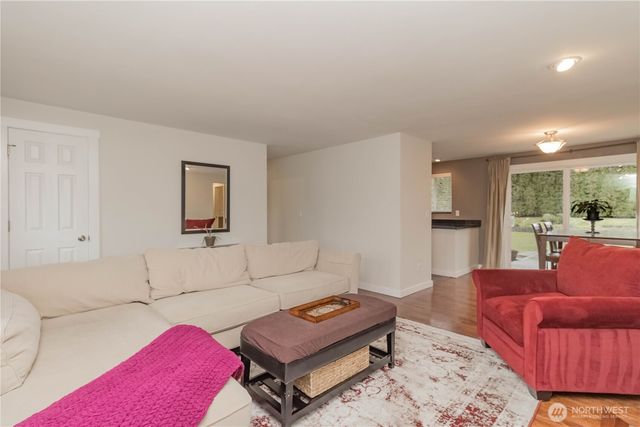 1060 Lynnwood Avenue NE, Renton, WA 98056