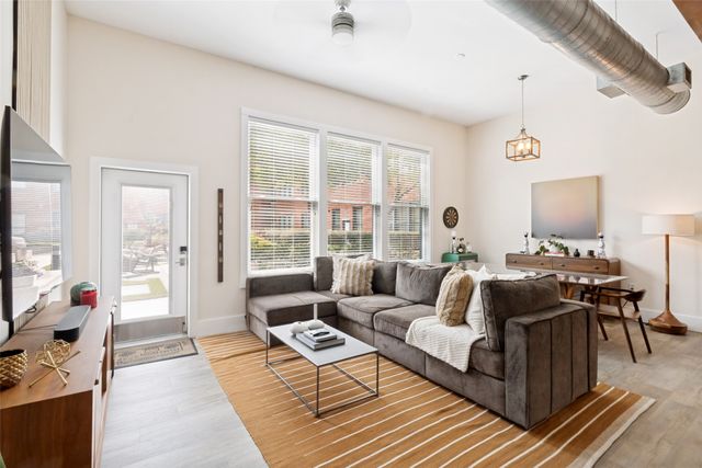 2502 Live Oak Street 104, Dallas, TX 75204