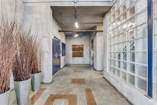2502 Live Oak Street 104, Dallas, TX 75204