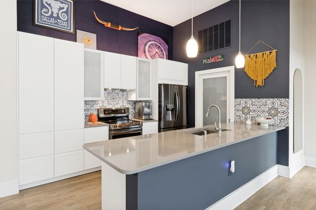 2502 Live Oak Street 104, Dallas, TX 75204