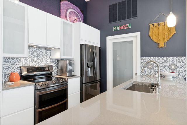 2502 Live Oak Street 104, Dallas, TX 75204