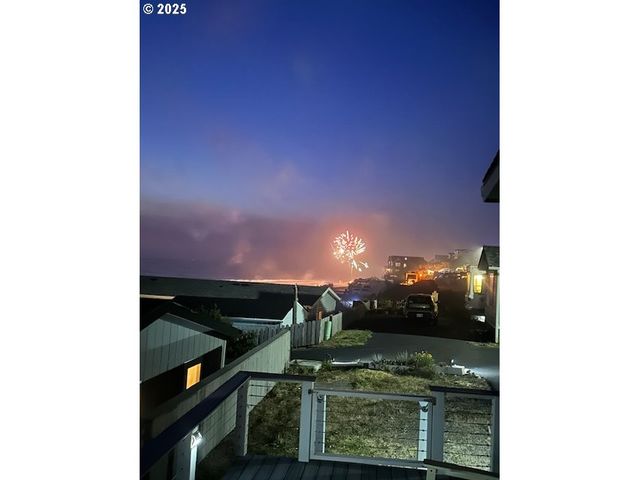 4875 N Highway 101, Depoe Bay, OR 97341