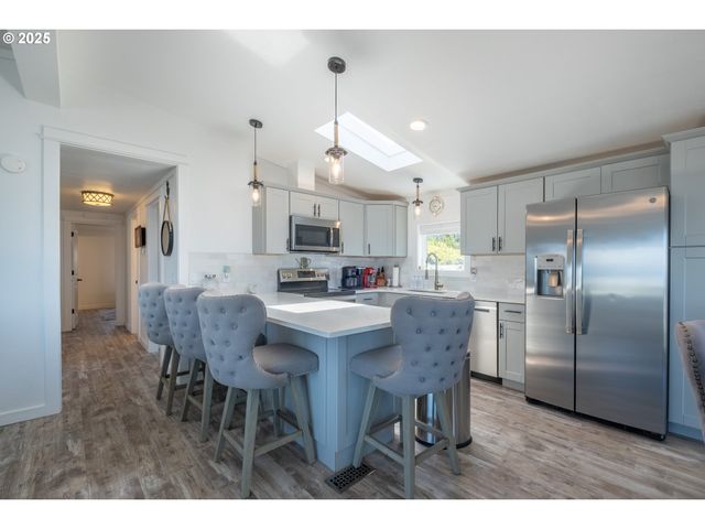 4875 N Highway 101, Depoe Bay, OR 97341