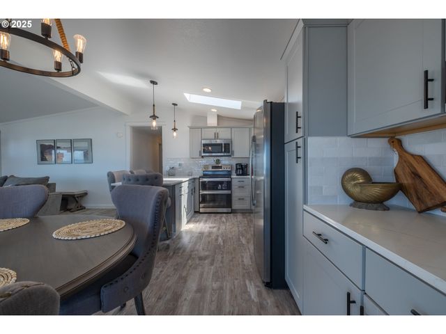 4875 N Highway 101, Depoe Bay, OR 97341