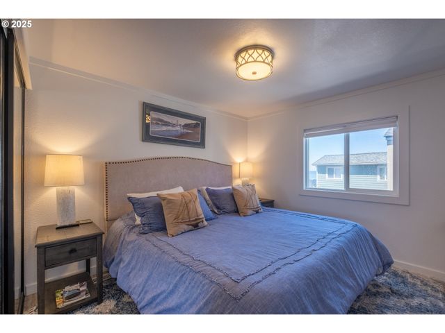 4875 N Highway 101, Depoe Bay, OR 97341