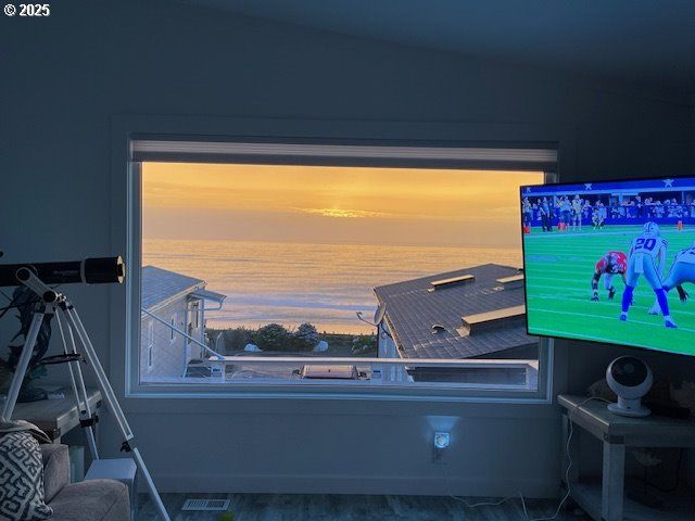 4875 N Highway 101, Depoe Bay, OR 97341