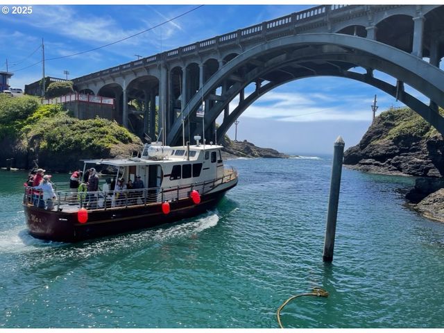 4875 N Highway 101, Depoe Bay, OR 97341