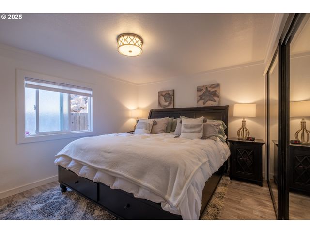 4875 N Highway 101, Depoe Bay, OR 97341