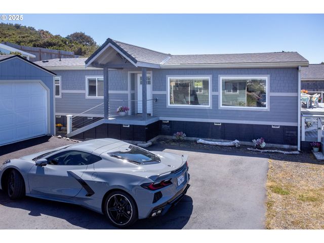 4875 N Highway 101, Depoe Bay, OR 97341