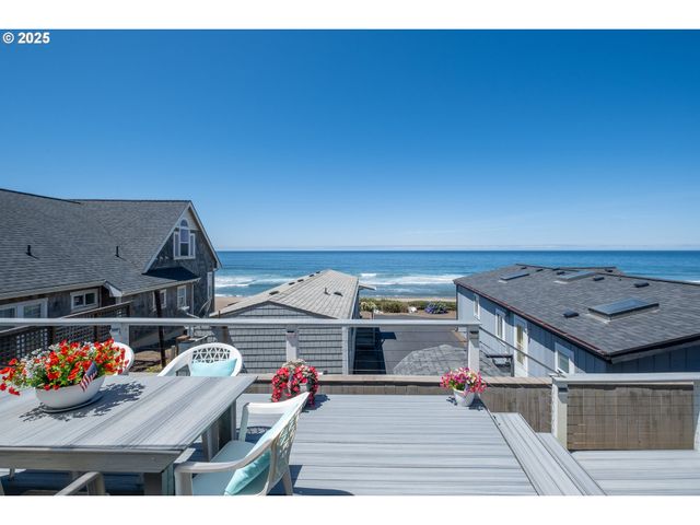 4875 N Highway 101, Depoe Bay, OR 97341