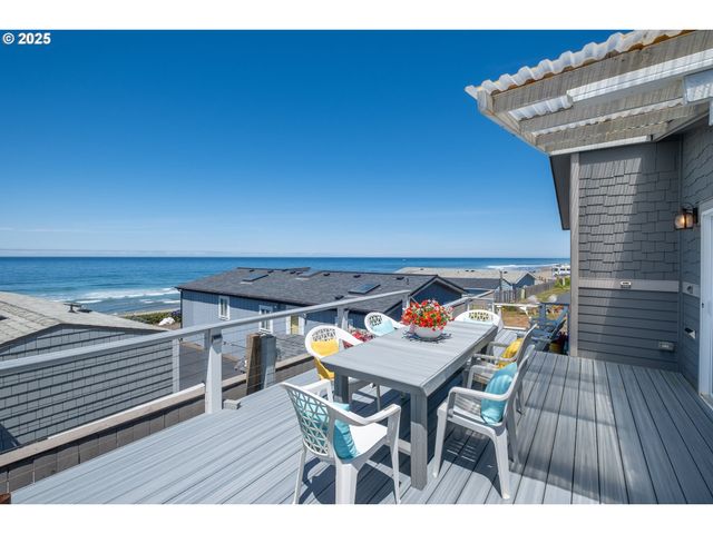 4875 N Highway 101, Depoe Bay, OR 97341