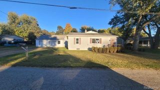985 Fairledge Street, Lake Orion, MI 48362