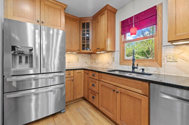 13600 69th Avenue N, Maple Grove, MN 55311