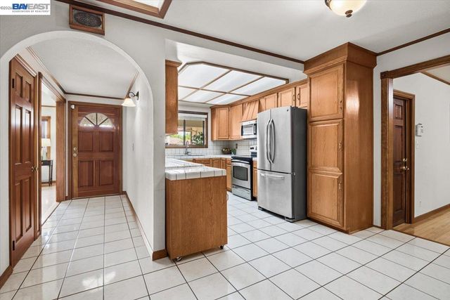 6894 Heath Ct, Pleasanton, CA 94588