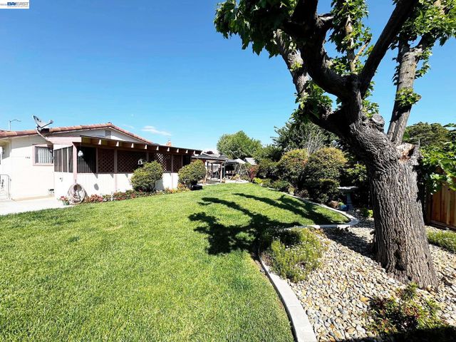 6894 Heath Ct, Pleasanton, CA 94588