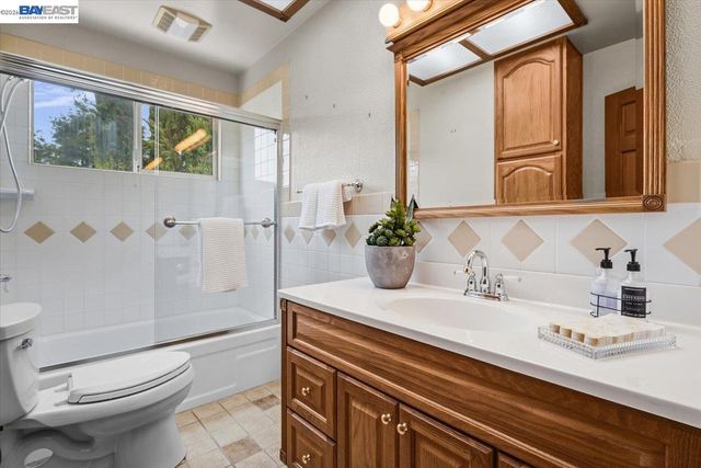 6894 Heath Ct, Pleasanton, CA 94588
