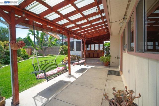 6894 Heath Ct, Pleasanton, CA 94588
