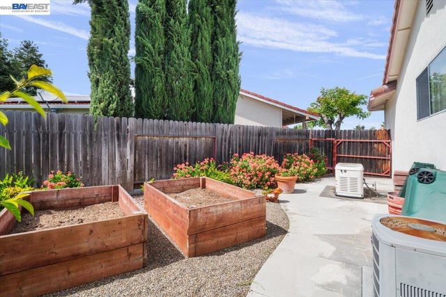 6894 Heath Ct, Pleasanton, CA 94588