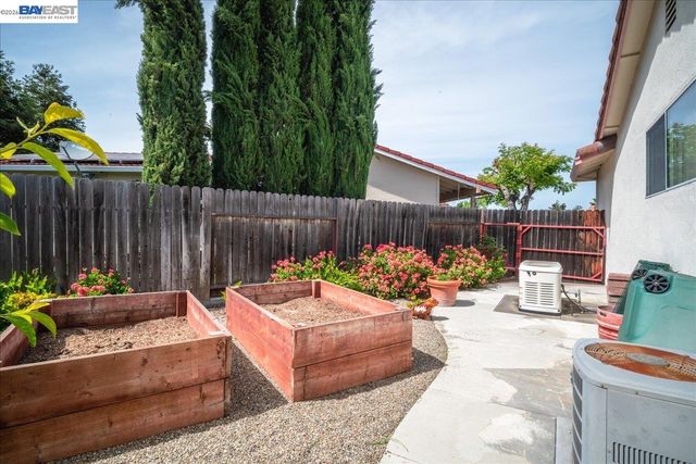 6894 Heath Ct, Pleasanton, CA 94588