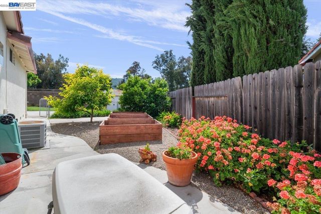 6894 Heath Ct, Pleasanton, CA 94588