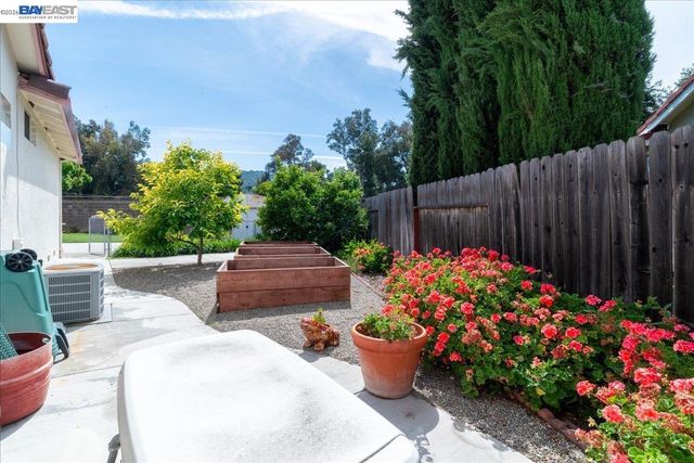 6894 Heath Ct, Pleasanton, CA 94588