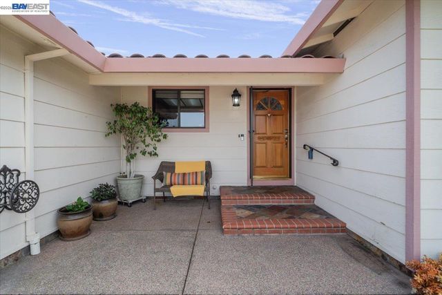 6894 Heath Ct, Pleasanton, CA 94588