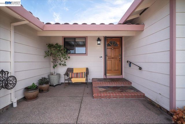 6894 Heath Ct, Pleasanton, CA 94588