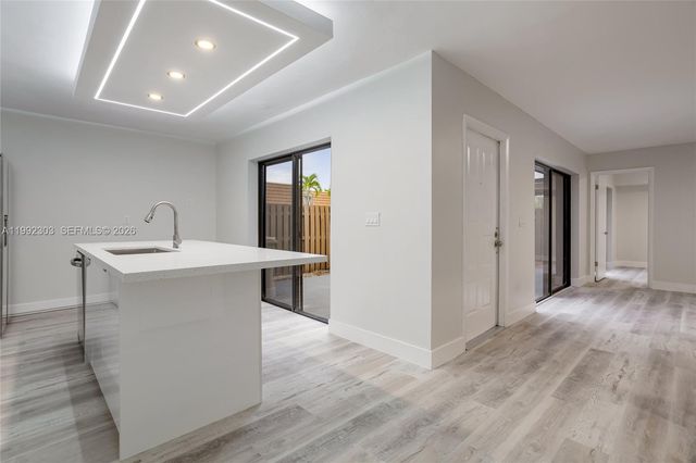 1170 SW 118th Ter, Davie, FL 33325