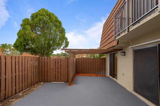 1170 SW 118th Ter, Davie, FL 33325