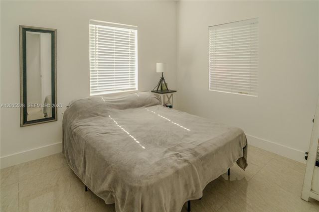 2148 NE 181st St, North Miami Beach, FL 33162