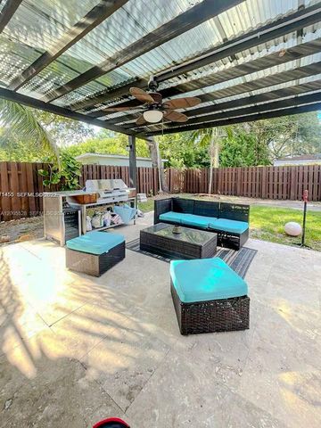 2148 NE 181st St, North Miami Beach, FL 33162