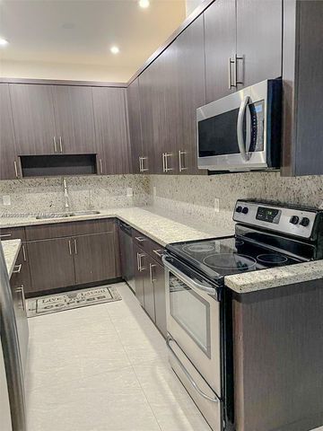 2148 NE 181st St, North Miami Beach, FL 33162