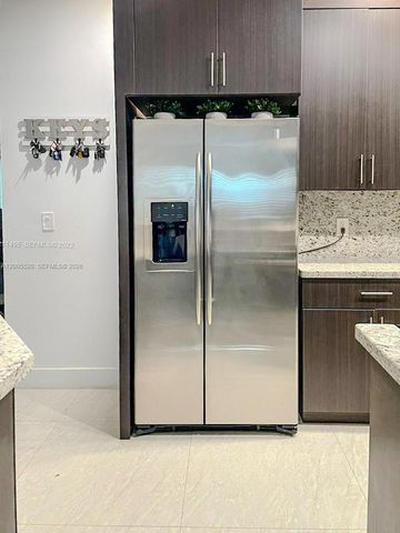 2148 NE 181st St, North Miami Beach, FL 33162