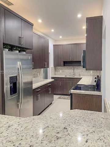 2148 NE 181st St, North Miami Beach, FL 33162