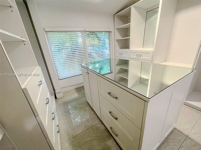 2148 NE 181st St, North Miami Beach, FL 33162