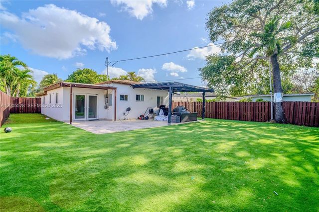 2148 NE 181st St, North Miami Beach, FL 33162