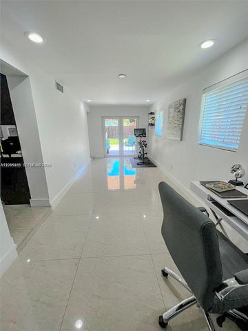 2148 NE 181st St, North Miami Beach, FL 33162