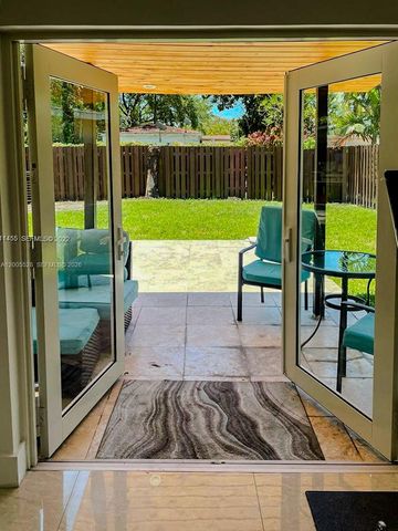 2148 NE 181st St, North Miami Beach, FL 33162