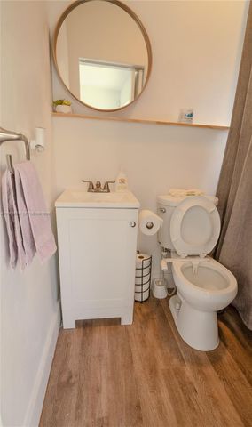 2148 NE 181st St, North Miami Beach, FL 33162