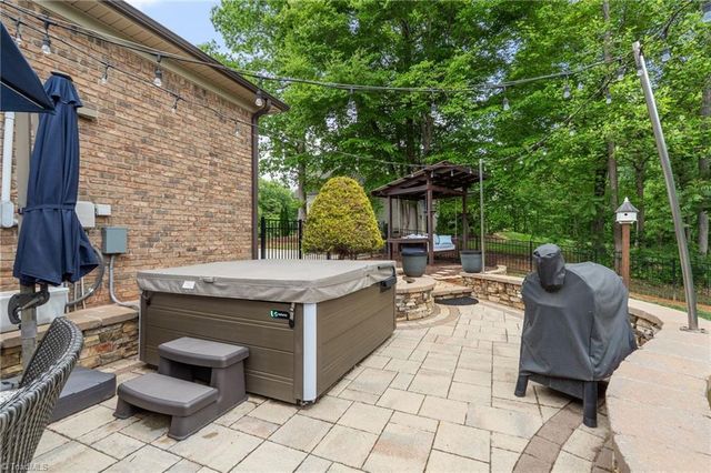 7336 Henson Forest Drive, Summerfield, NC 27358