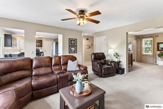 14203 S 34th Street, Bellevue, NE 68123