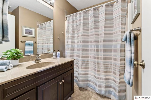 14203 S 34th Street, Bellevue, NE 68123