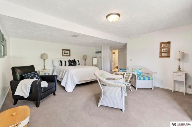 14203 S 34th Street, Bellevue, NE 68123