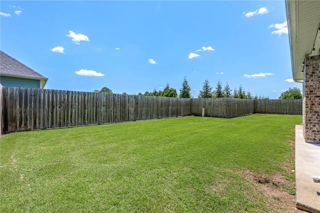 911 Red Maple Street, Centerton, AR 72719