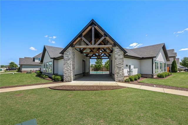 911 Red Maple Street, Centerton, AR 72719